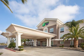 Отель Holiday Inn Express & Suites Yosemite Park Area, an IHG Hotel  Чоучилла